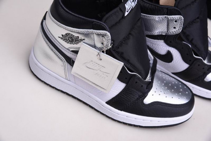 Air Jordan 1 High OG    “Silver Toe”  CD0461-001