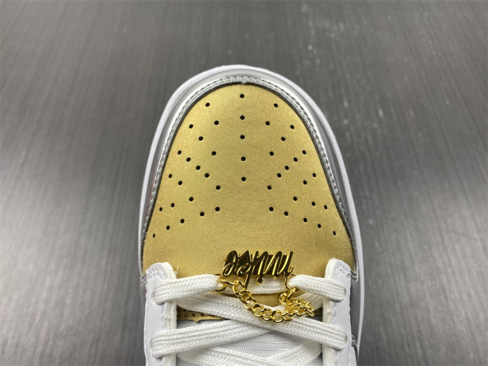 Dunk Low Heirloom (W) - DH4403-700