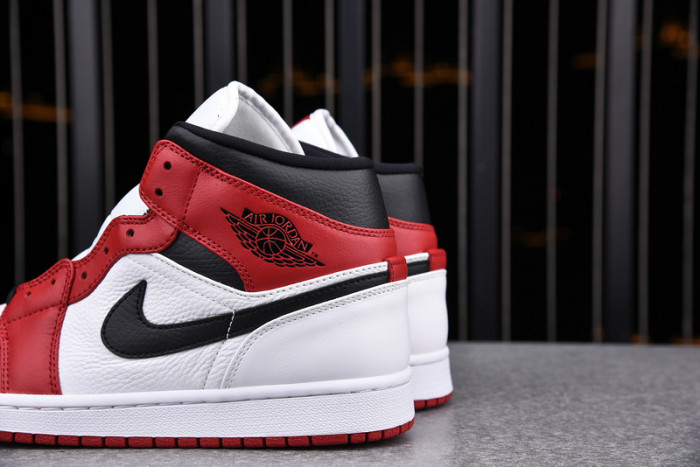 AIR JORDAN 1 MID CHICAGO (2020) 554724-173