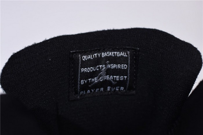 Air Jordan 11 “Cap and Gown” black  378037-005